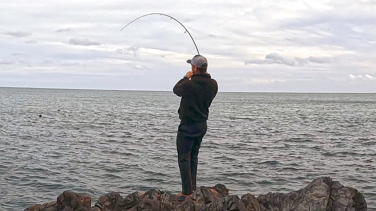 Lure Fishing for Cod From The Rocks | Winter Lure Fishing