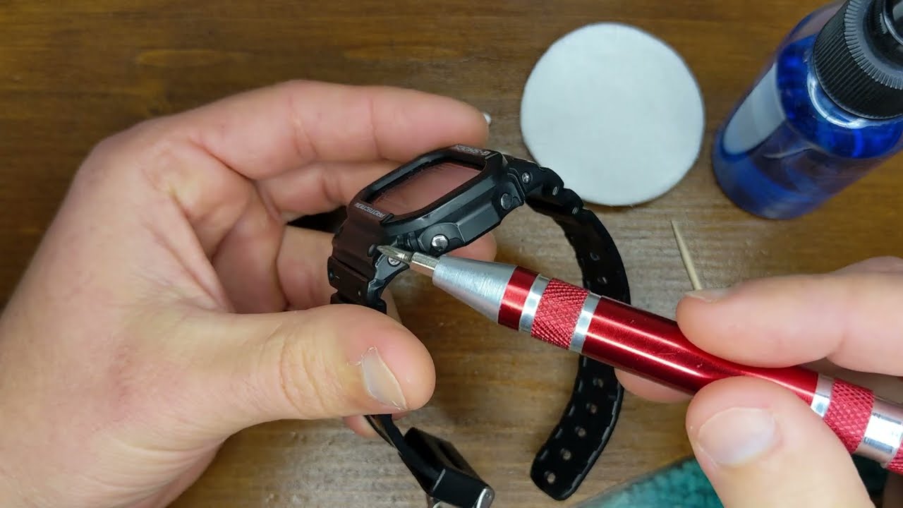 Deep Clean your G-Shock Square now. Very necessary !