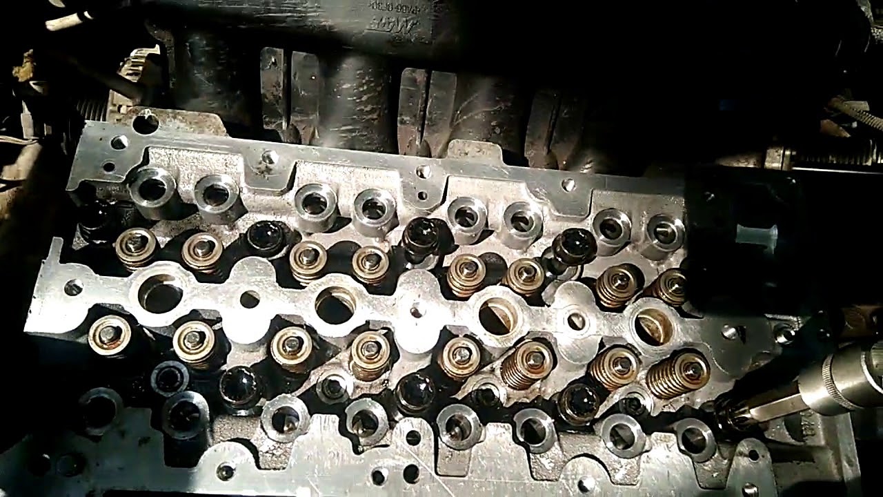 MARUTI  SUZUKI  SWIFT DEZIRE    ENGINE  HEAD  OVERHAULING