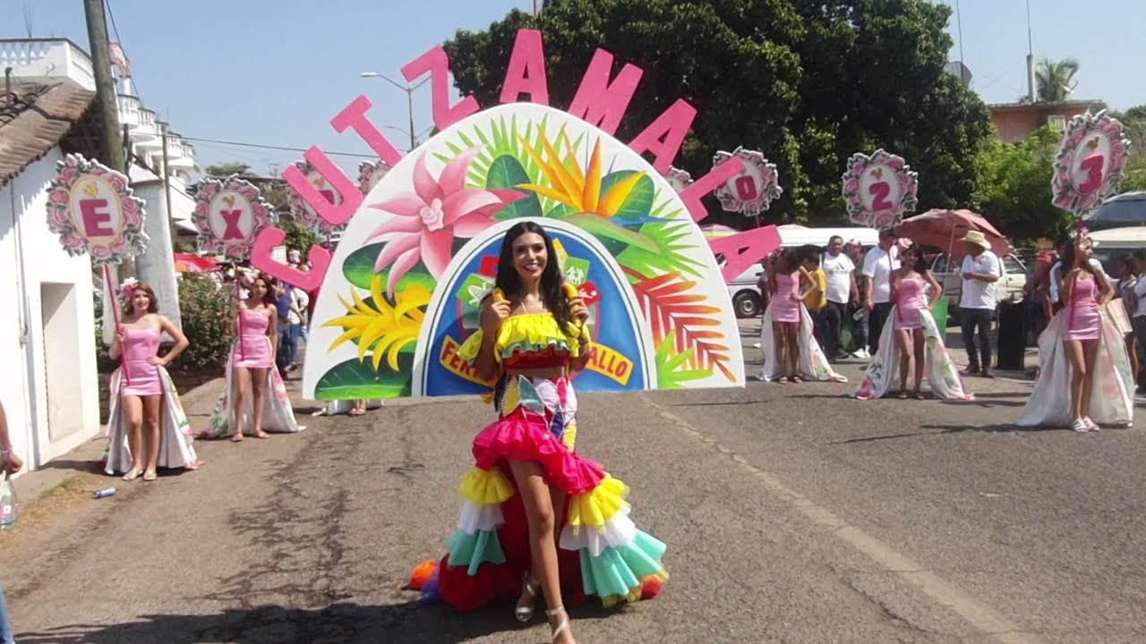Desfile d la feria del gallo 2023, acá en Cutzamla del Pinzon guerrero, Tierra caliente,