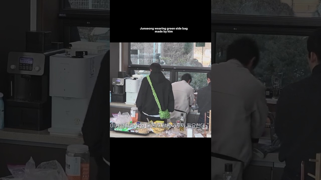 Junseong wearing the bag Vs Jeong wook 😭😭😂,So cute tho 🥺🤏 #Junseong #Jeongwook #Hisman2 #bl