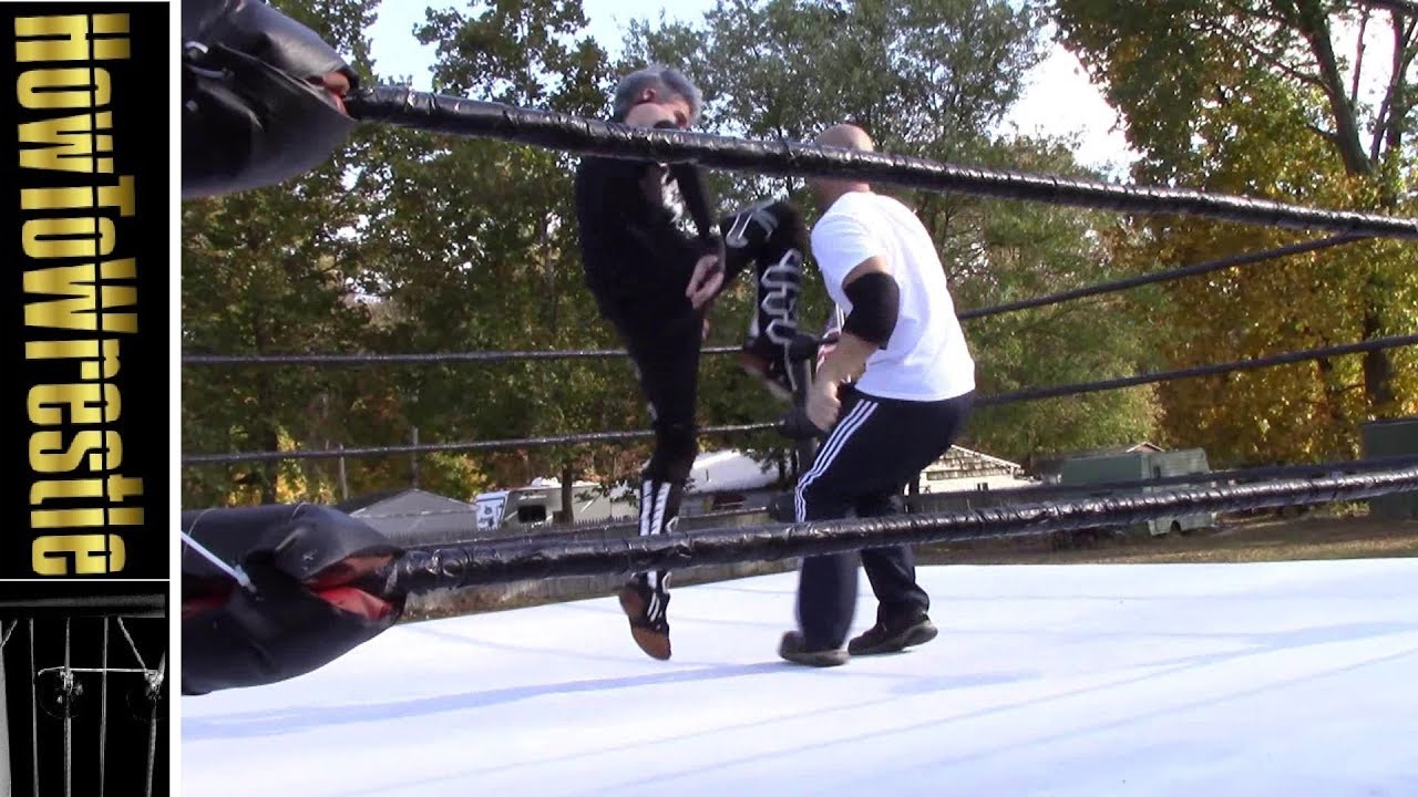 Ripcord Knee - Seth Rollins Ripcord Knee - How its done