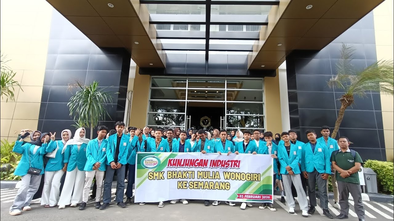 KUNJUNGAN INDUSTRI SMK BHAKTI MULIA WONOGIRI KE SEMARANG 