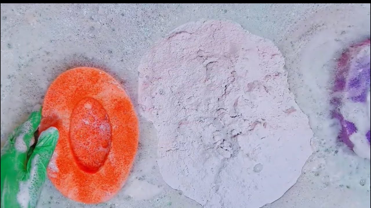 Огромное количество стирального порошка. Мыльная пена просто супер! @mixingsuds #asmr #satisfaying