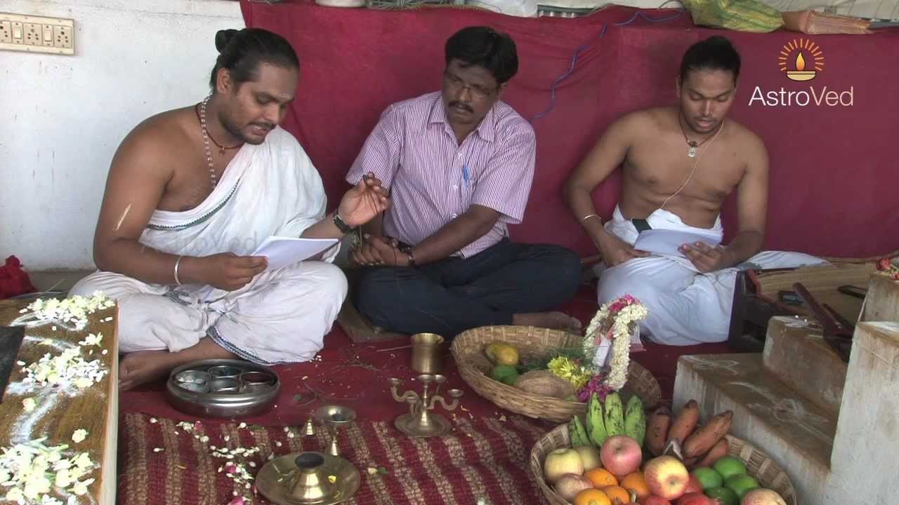 Janmashtami Celebrations : Radha Krishna Fire Ritual on Krishna's Birthday