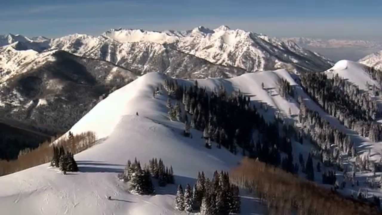 Winter Scenes - Stroll Through Christmas - Beautiful Snow and Christmas Songs