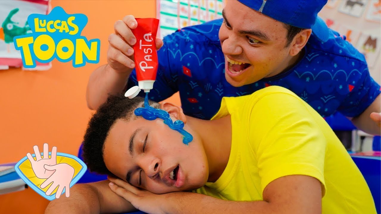 LUCCAS NETO DORMIU NA ESCOLA E FOI TROSLADO | 👋🏻LIBRAS👋🏾