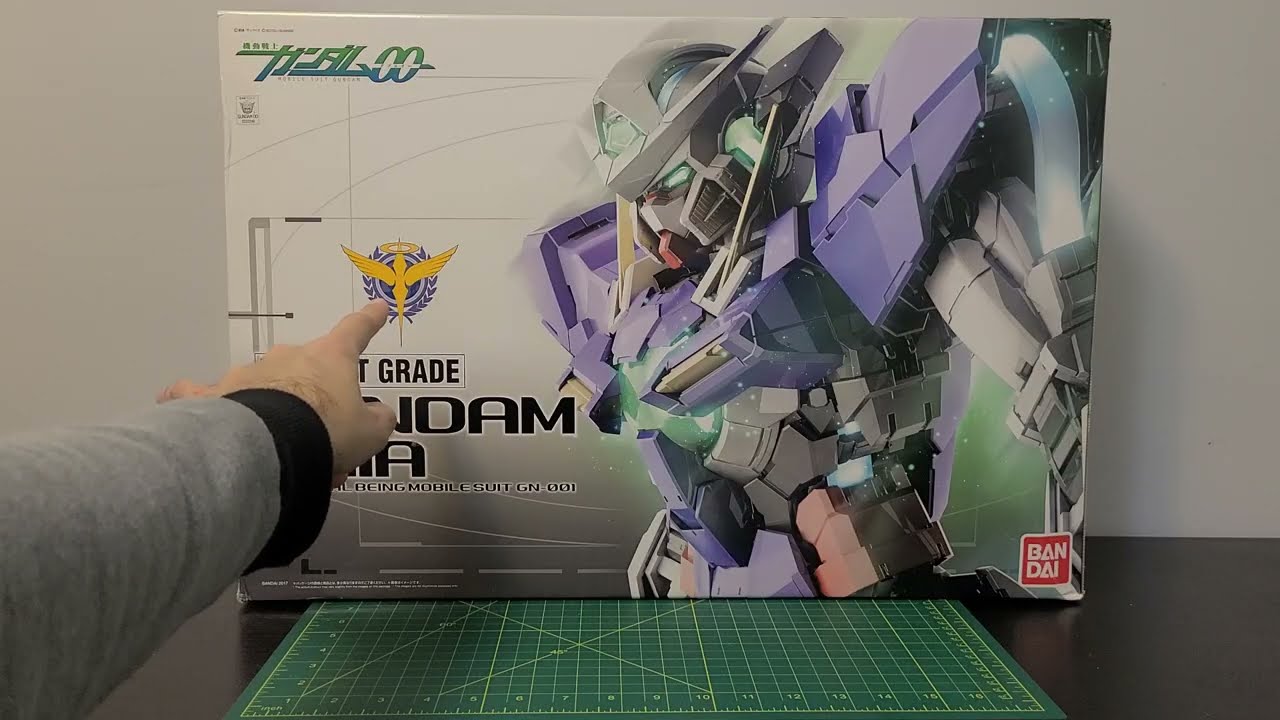 Perfect Grade 1/60 Scale Gundam Exia review part 1: Unboxing