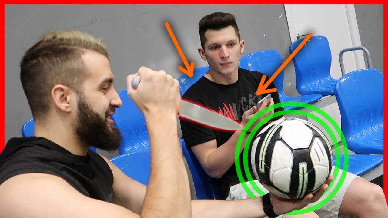 РАЗРЕЗАЛИ УМНЫЙ МЯЧ! ЧТО ВНУТРИ?