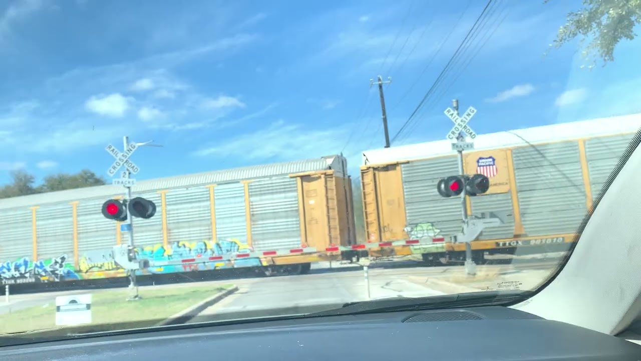 Northbound Union Pacific mix freight train at dittmar road in South Austin Tx ft UP 6236 on 3/3/26