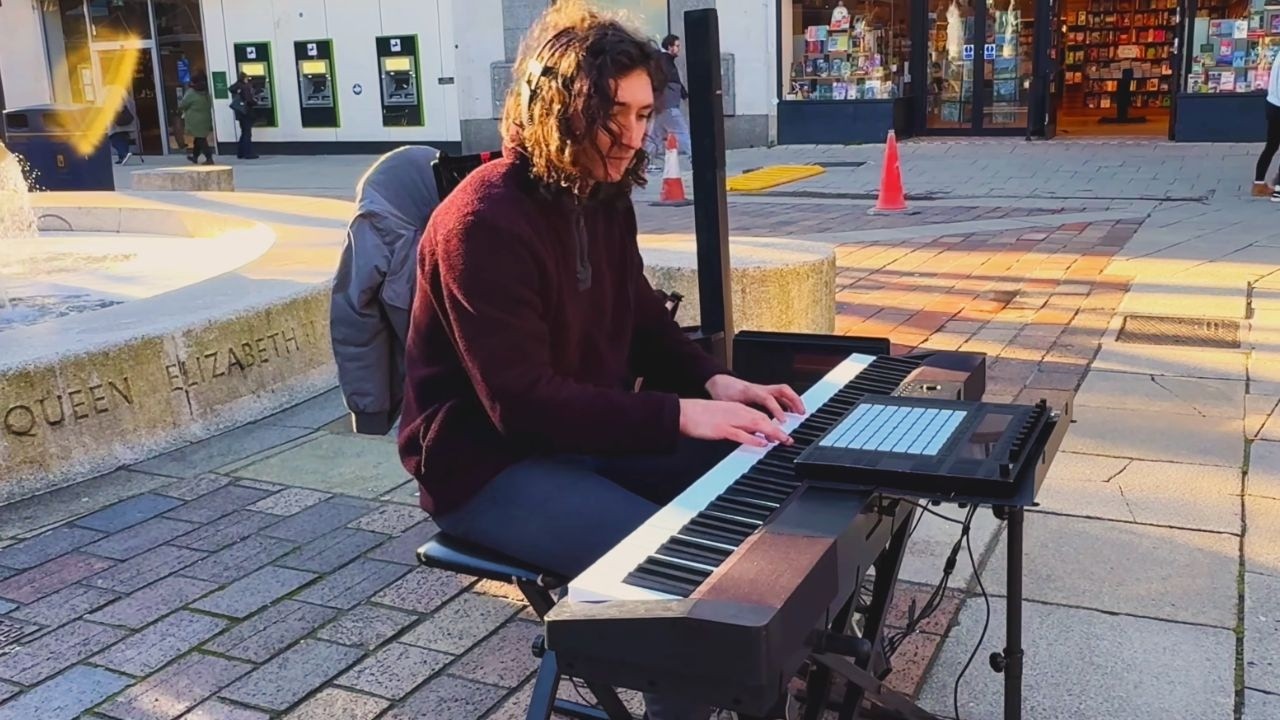 Ordinary – Alex Warren | Live Piano Cover & Remix (Street Performance)
