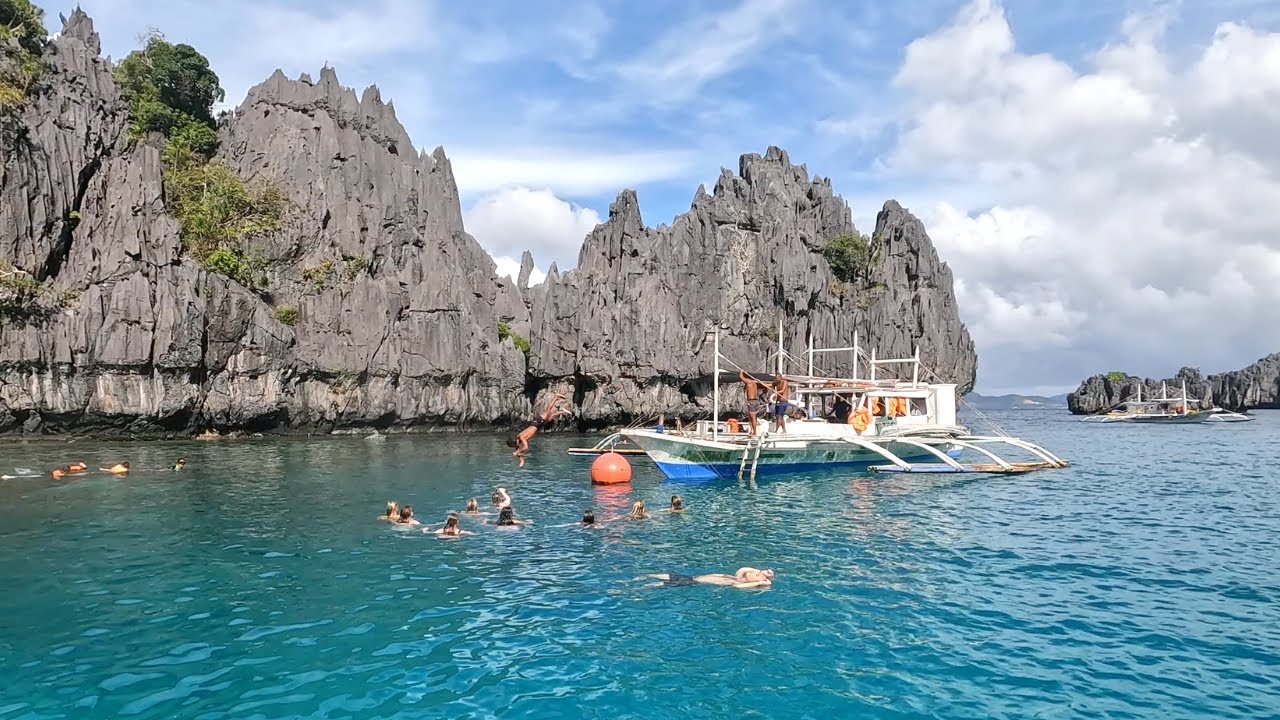 ISLAND HOPPING IN EL NIDO | Full day tour with Outpost Beach Hostel