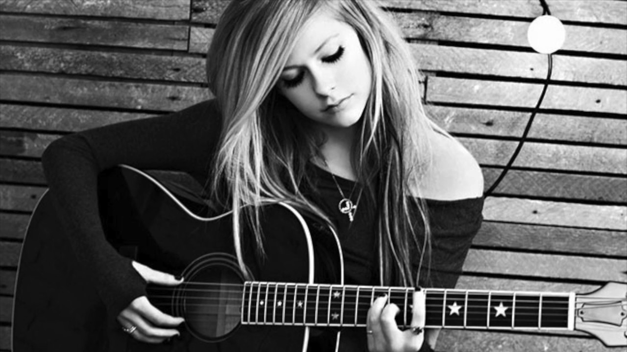 Smile - Avril Lavigne (Empty Arena Edit) / editedaudio