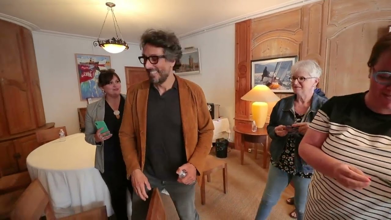 Vincent Elbaz face aux lecteurs de Sud-Ouest au Festival de la fiction TV de La Rochelle