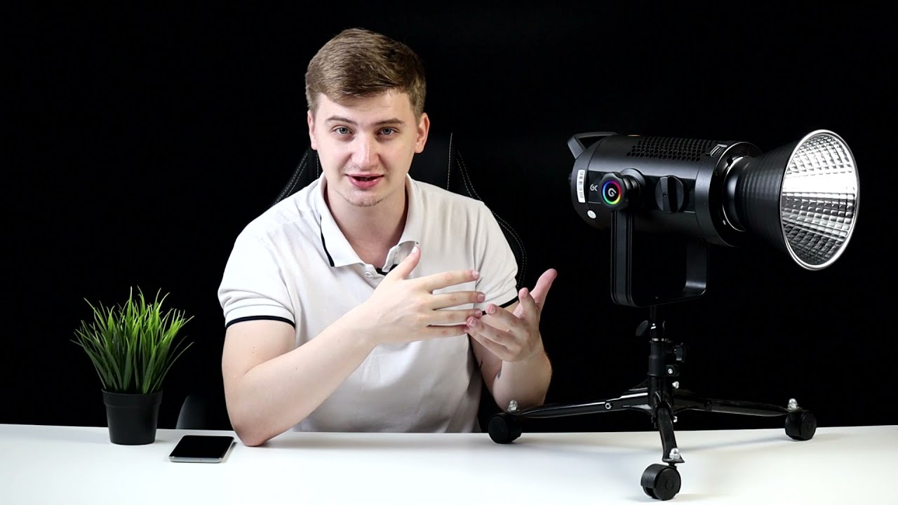Фокусируемый LED видеосвет Godox SZ150R RGB Zoom