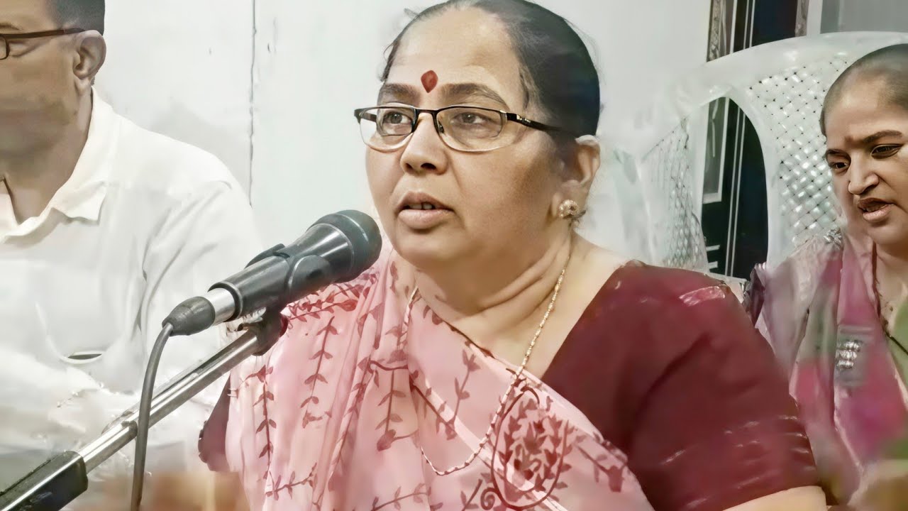Chet Chet Hero passes from hand to hand (Vocal devotee Shri#Lakshmiben) Thursday #Baburam's house in the presence of #Vallabhram
