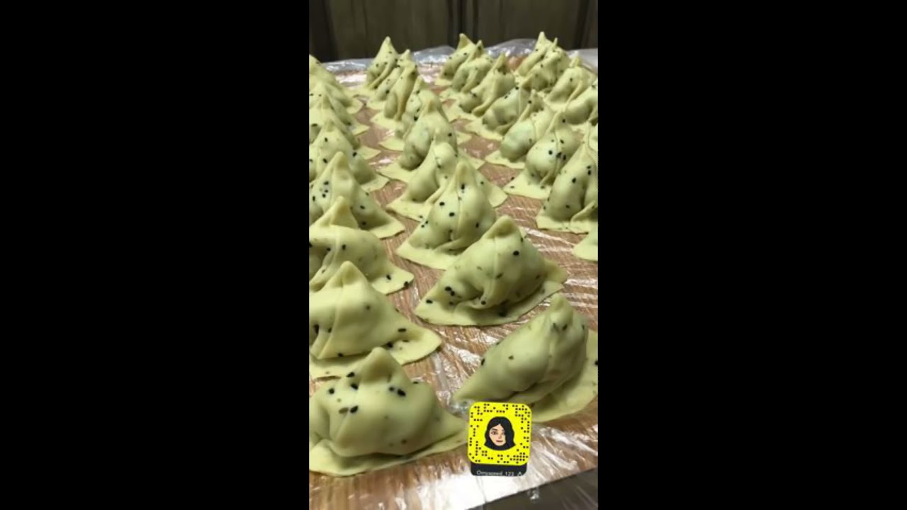 سمبوسه هنديه  مع صوص اللبن و النعناع  الهنديه لا يفوتكم 😋👌🏼