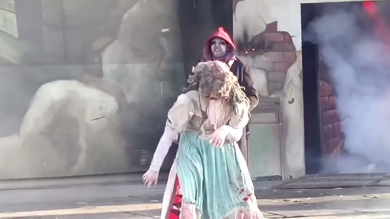 INVASIÓN ZOMBIE. PARQUE DE LA COSTA. yo participando 😀