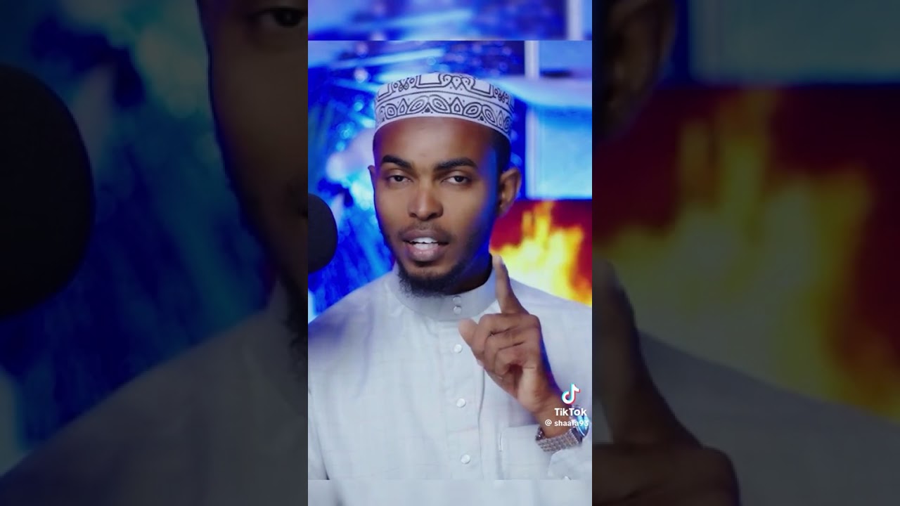 :واحسن منك لم ترفط عيني واجمل منك لم تلد لنساء خلقت مبرءا من كل عيب كأنك قد خلقت كما تشاءاللهم صل 