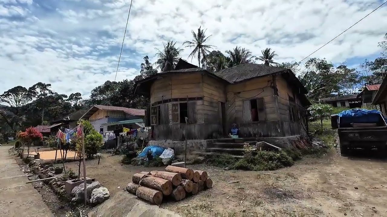 Dusun Dano Butar‼️Suasana perkampungan yang ramai di pedalaman hutan Tapanuli utara