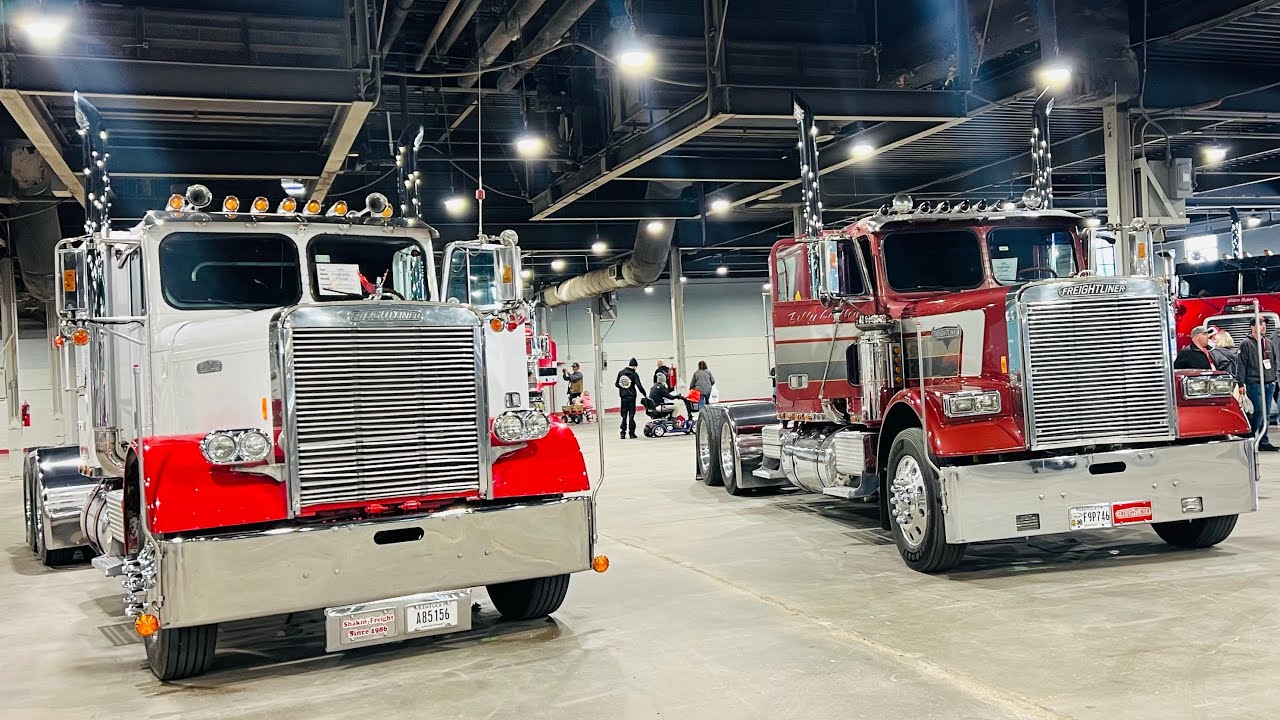 Freightliner’s  FLC 120 { old school CHECK THEM OUT 👀😳😳 }￼