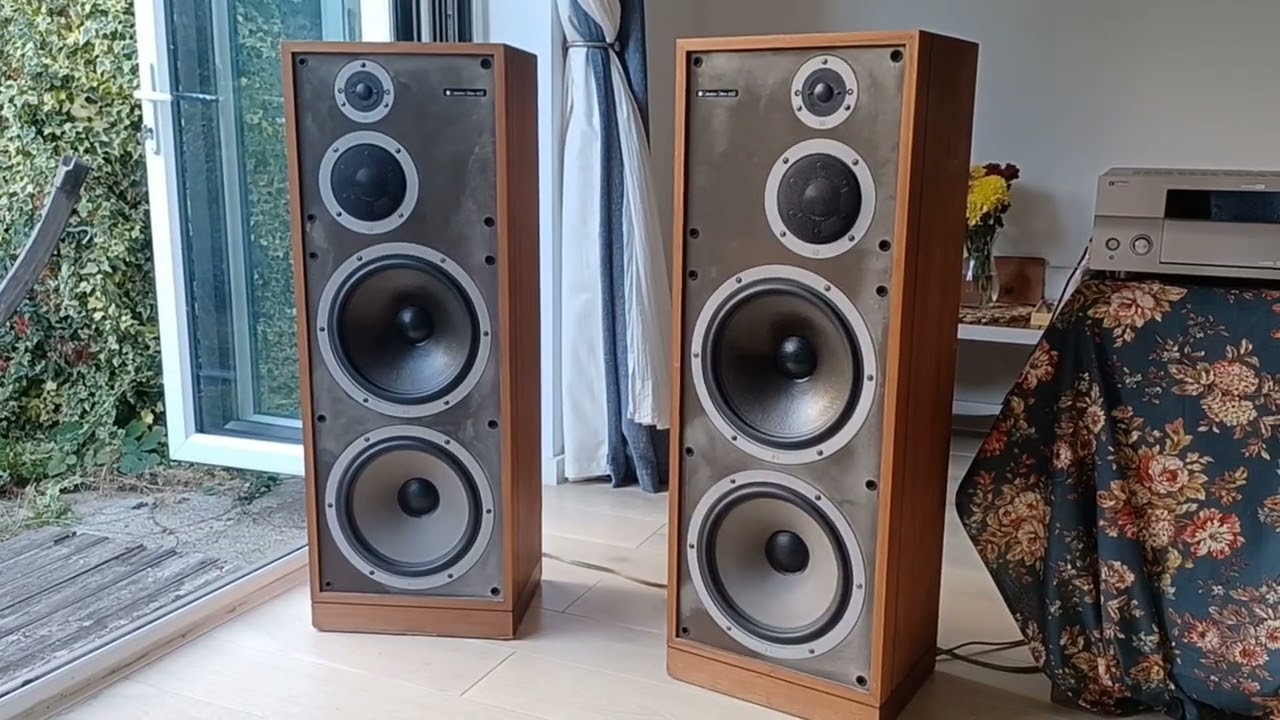 Celestion Ditton 662 - Very Good - Video I made before they went to live with a very happy new owner