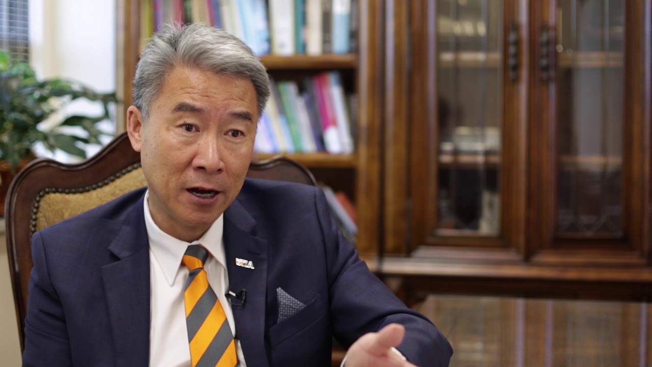 Meet Hongwei Xin, Dean of UT AgResearch