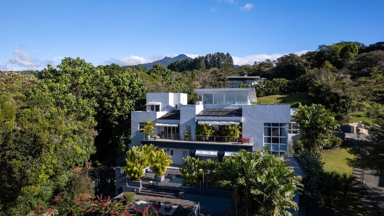 Luxury European Style Home in Boquete Panama | Joanne Hatch Real Estate | 0042