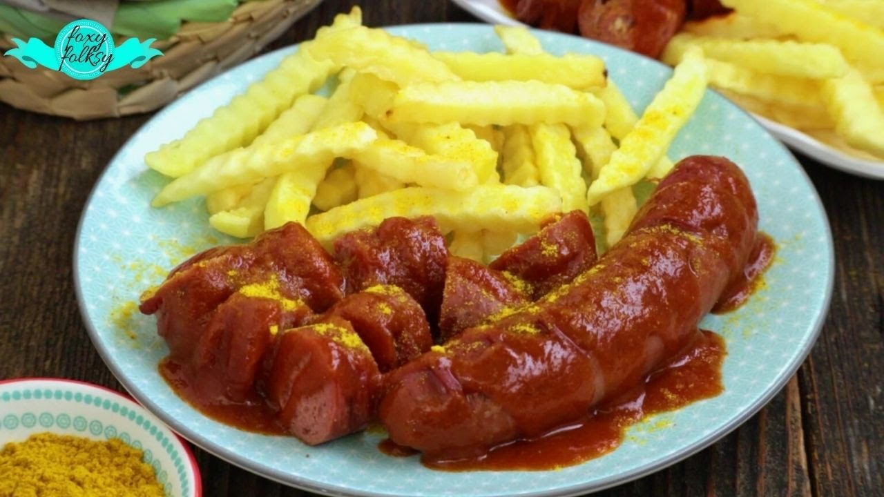 DELICIOUS CURRYWURST with FRIES - GERMAN CURRY SAUSAGE