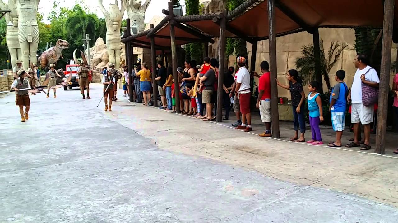 Universal Studio Singapore Parade