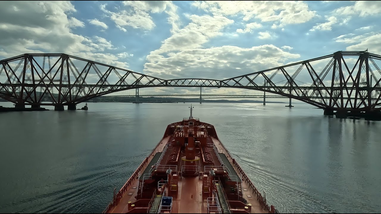 GRANGEMOUTH (SCOTLAND) ARRIVAL & DEPARTURE / In & out lock, INEOS terminal, J2 /Pilotage River Forth