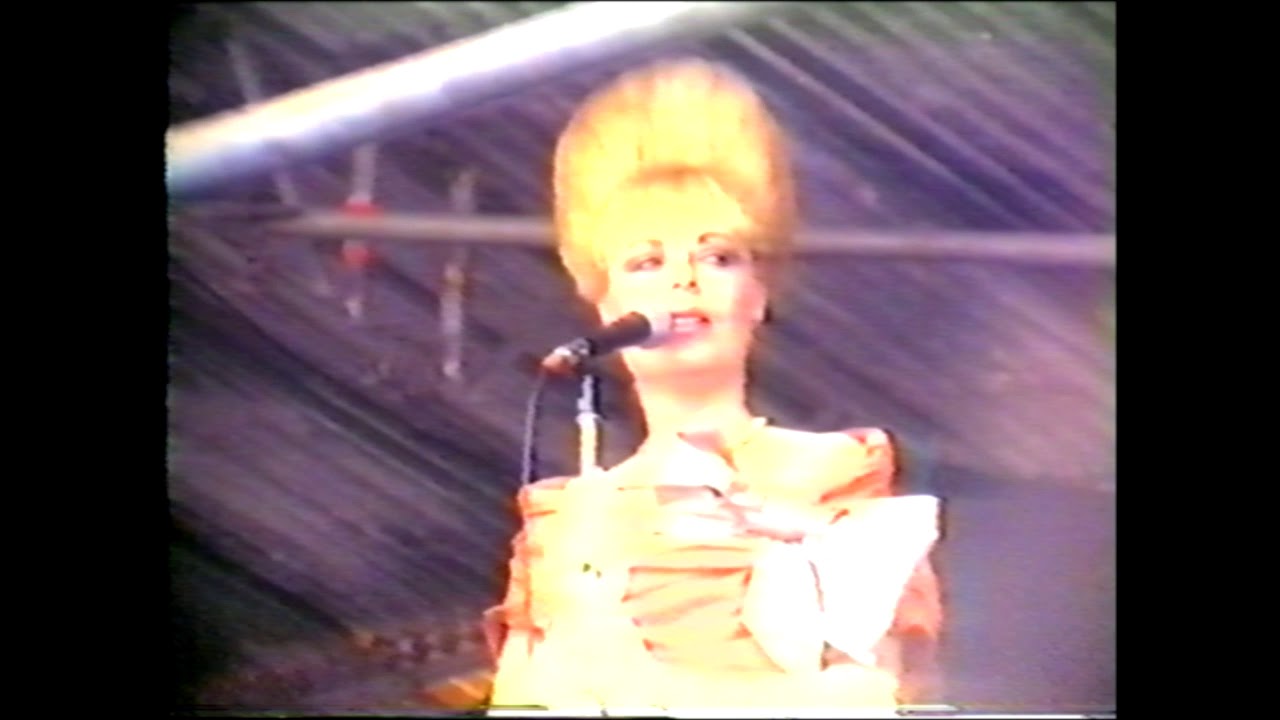 Mari Wilson - Intro & Baby It's True Live Parkpop, Den Haag 03.07.83