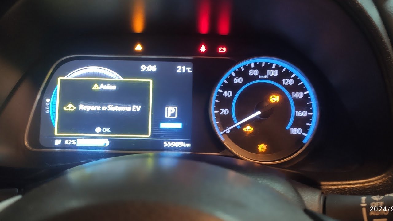 Nissan Leaf com mensagem Repare Sistema EV