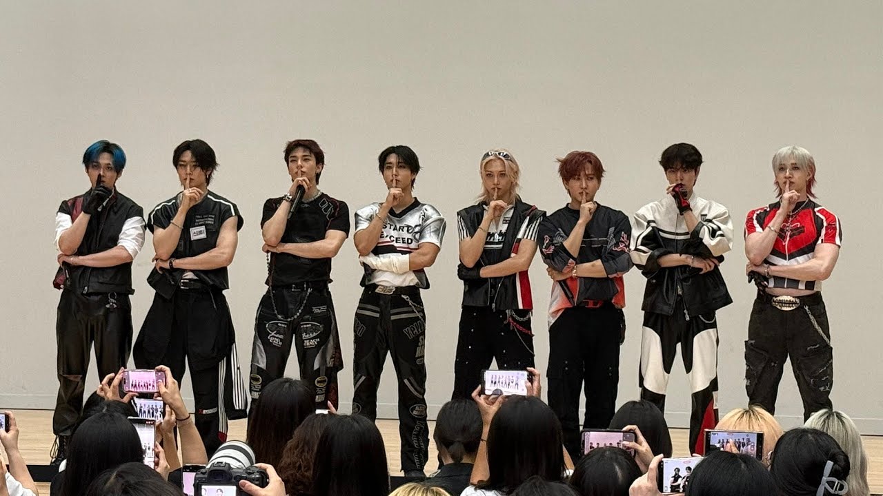 Stray Kids at the Music Core mini Fanmeeting today 스트레이 키즈