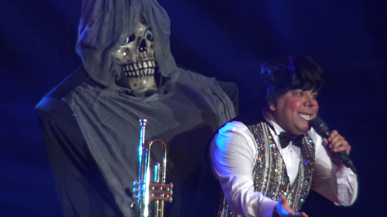 TINTIN Y PETER CAMPA FAMILY 2