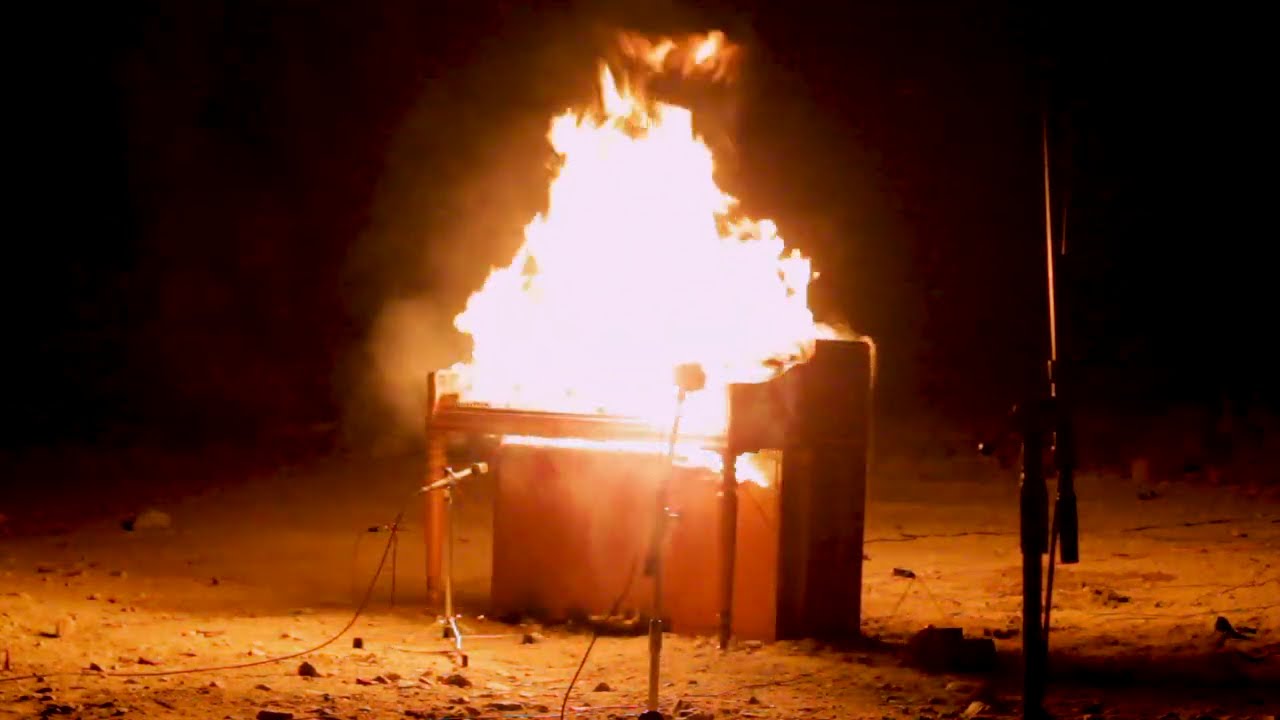 Piano Burning (Annea Lockwood, 1968)