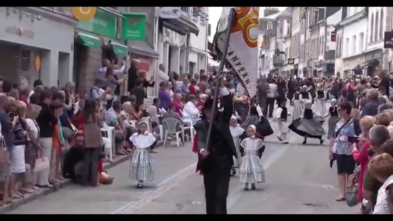 Fêtes des brodeuses PONT-L'ABBE (Bretagne)