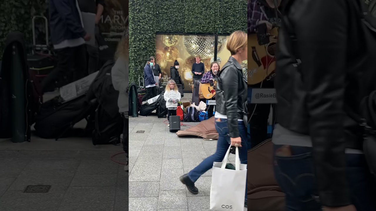 6 year old singing Grace on Grafton Street