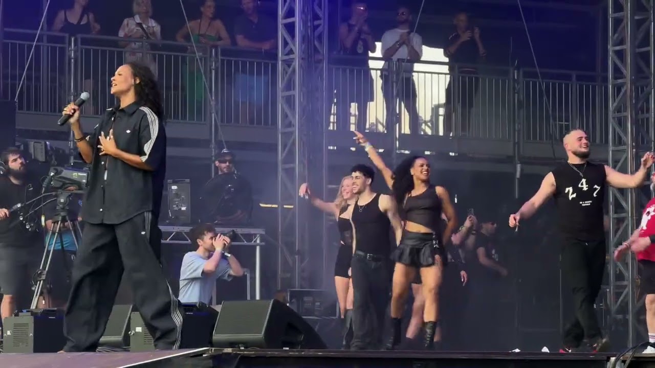 Samantha Mumba - Lately / Gotta Tell You (Remix) - Live at Mighty Hoopla - 01/06/2025