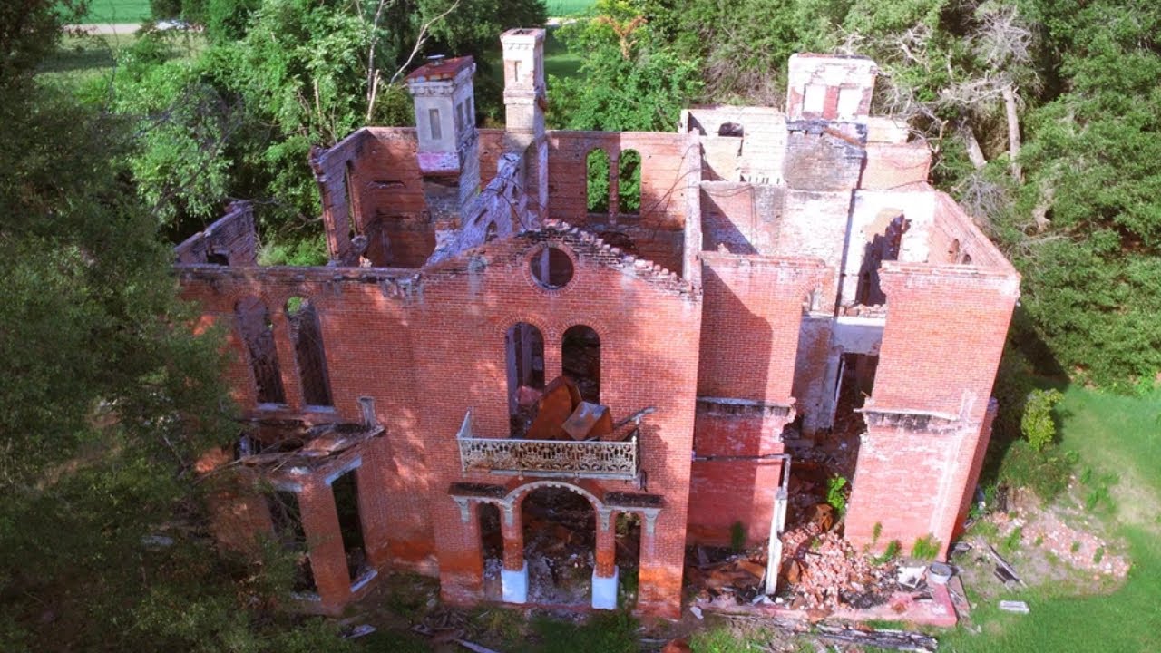 Abandoned Mississippi Plantation