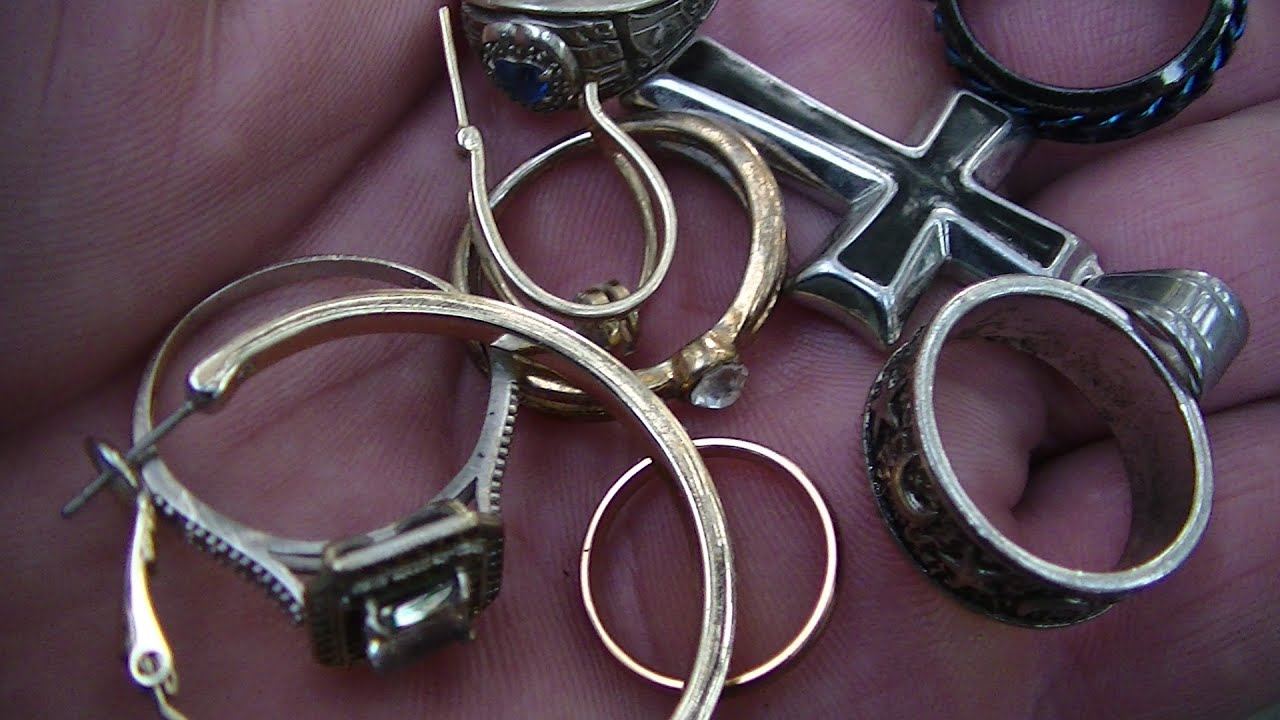 Metal Detecting Chicago Beaches