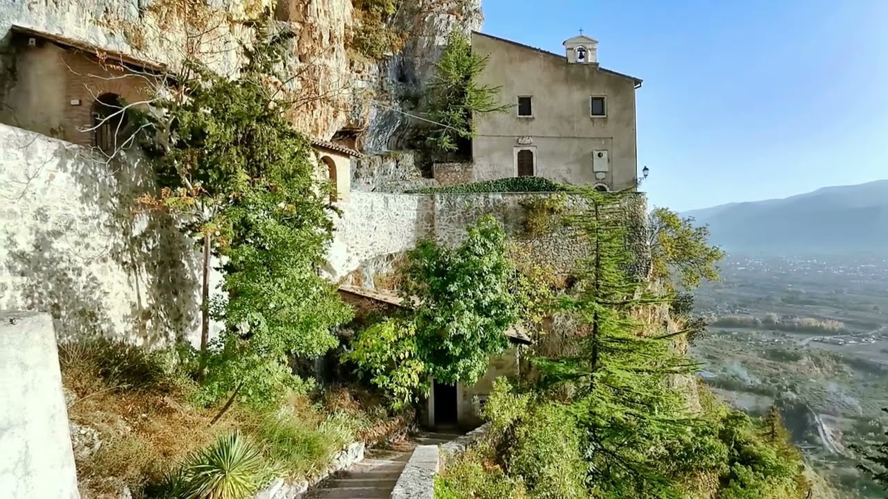 Sant'Onofrio al Morrone, l'eremo dove Celestino disse di sì al papato