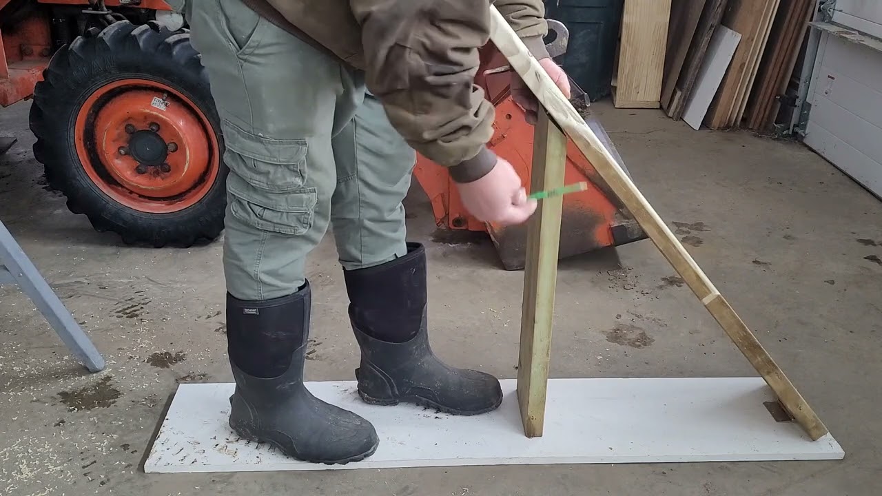How to Make a Simple Fleshing Beam