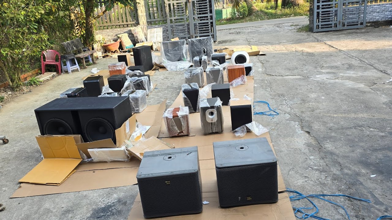 Em về lô sub 20 25 30 báo giá trong video. Bộ loa EAW khủng gấu cao cấp. Lh 0966.812.781 