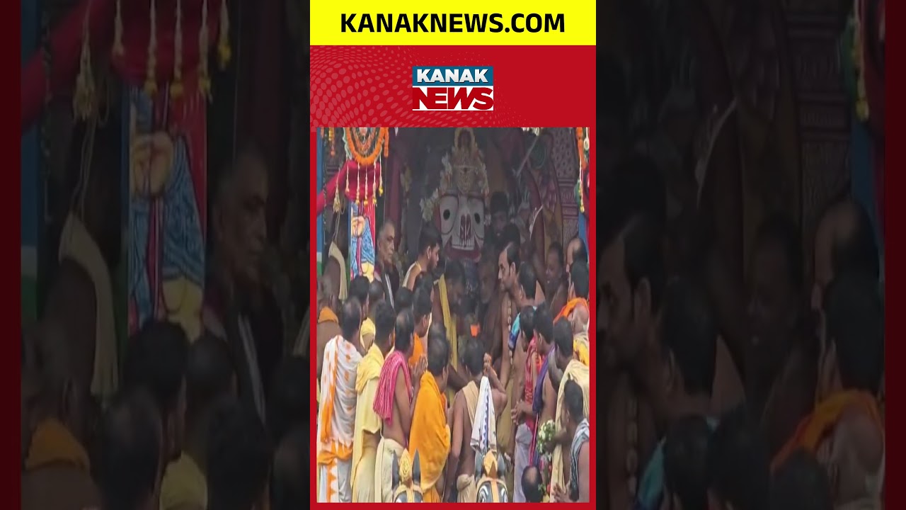 Lord Balabhadra's Divine Alati Mesmerises Thousands of Devotees in Puri