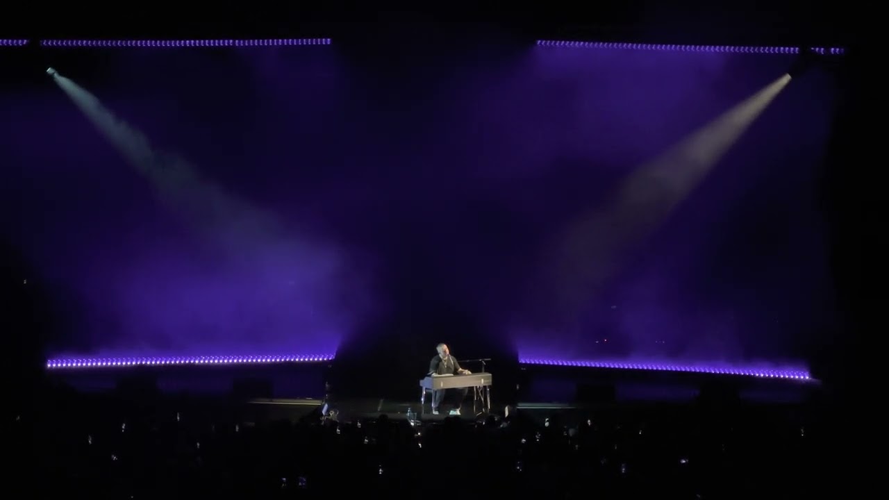 Dermot Kennedy - Rome + Innocence and Sadness [Piano] live in Frankfurt 2023 4K