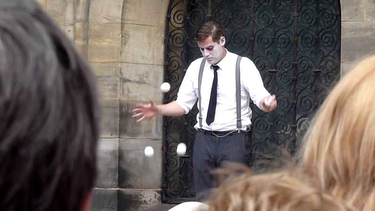 La Strada Bremen 2011 - Matthias Romir - Ballmaschinenmenschen