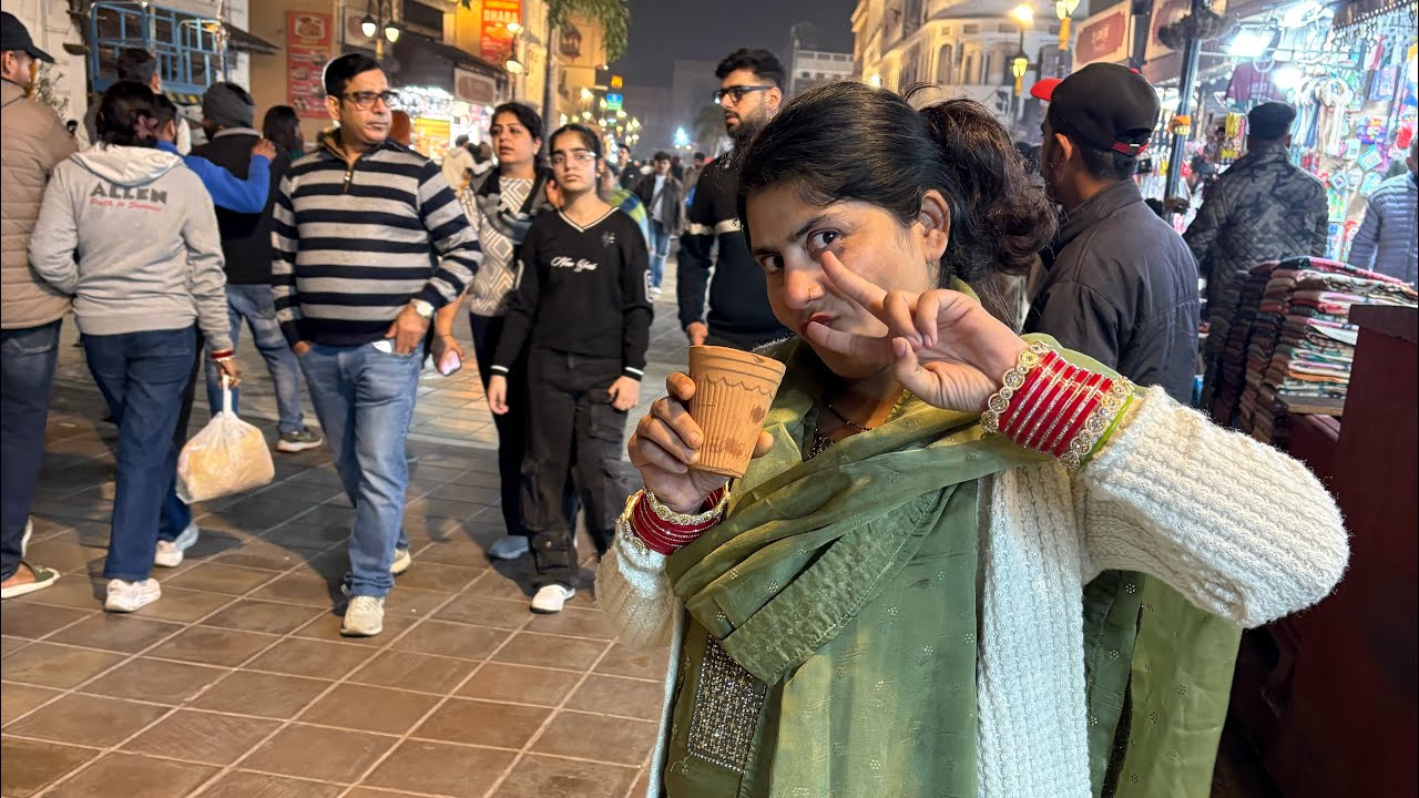 Kritika chaudhary  is live