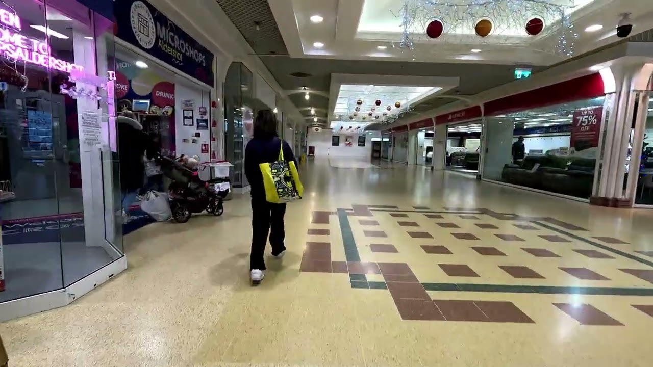Virtual Walk - Aldershot - The Wellington Shopping Centre - December 2025 |  kittikoko