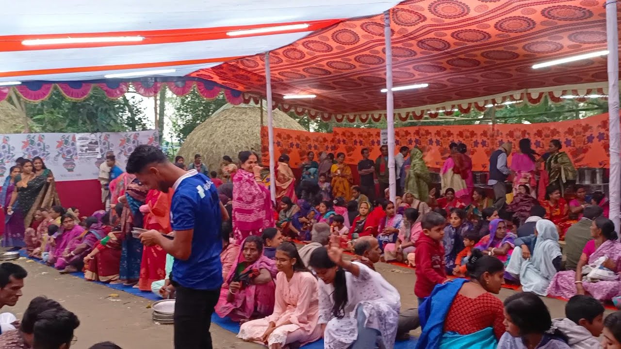 বর্তমানে বাংলাদেশে প্রতিটা হিন্দু গ্রামে অষ্ট-প্রহর চলতেছে